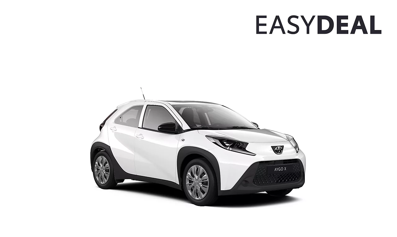 Ein weißer Toyota Aygo X in einer diagonalen Frontansicht vor einem weißen Hintergrund