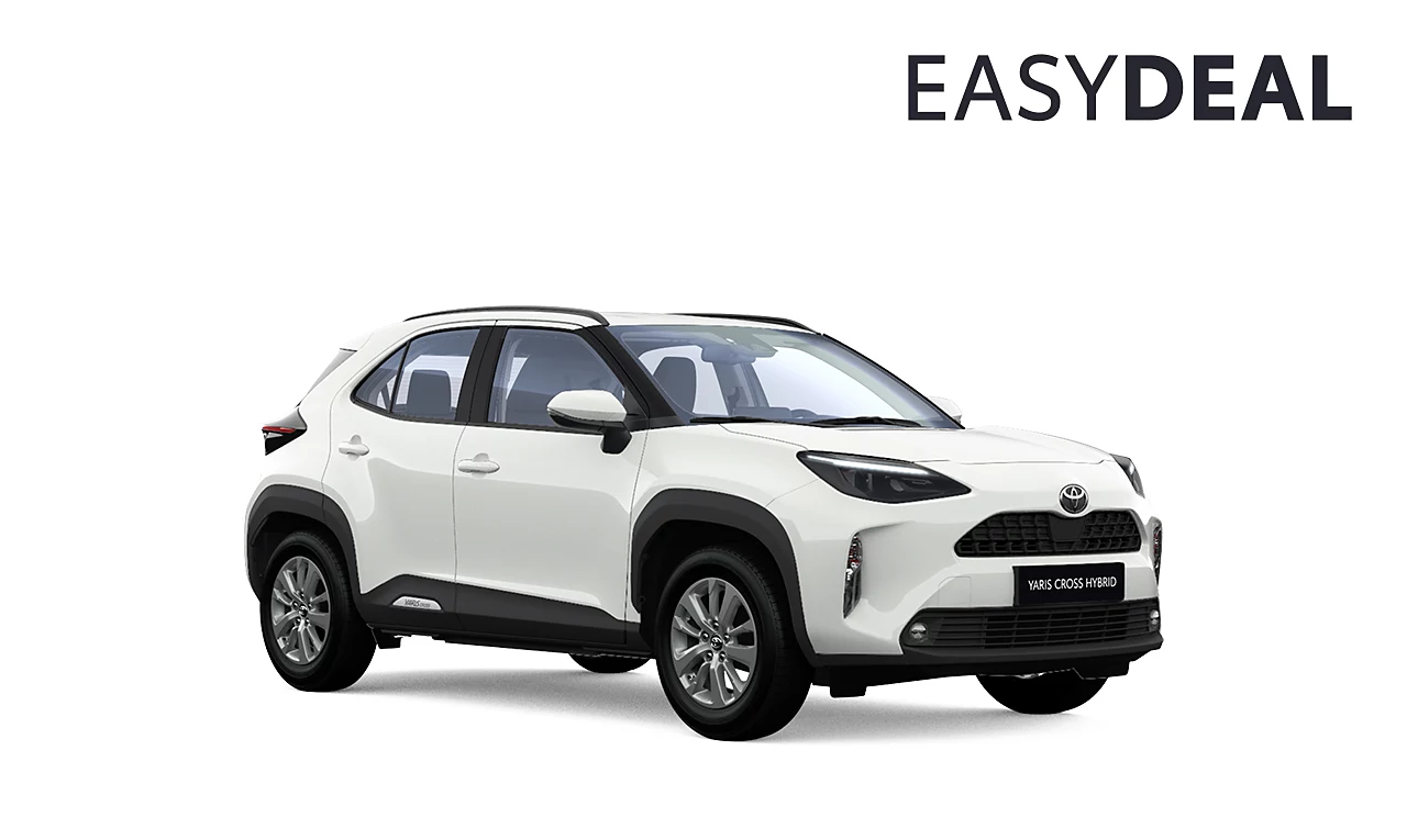 Ein weißer Toyota Yaris Cross Basis Hybrid in diagonaler Frontansicht vor einem weißen Hintergrund