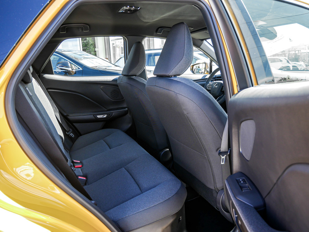 Fahrzeugansicht LEXUS LBX Base Komfort Pak. - Bild 5