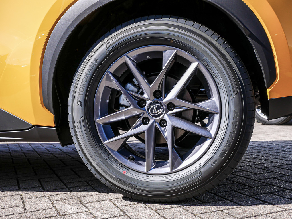 Fahrzeugansicht LEXUS LBX Base Komfort Pak. - Bild 37