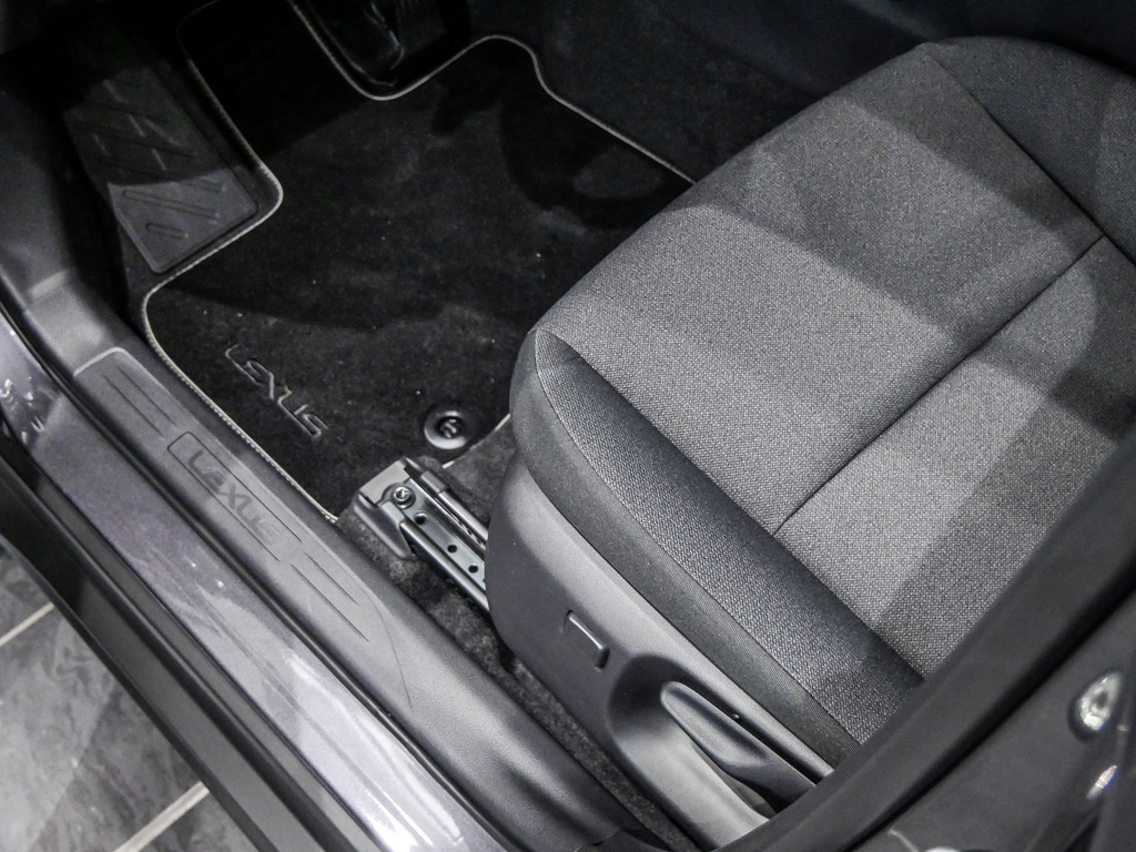 Fahrzeugansicht LEXUS LBX Base FWD - Bild 28