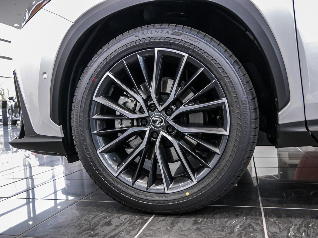 Fahrzeugansicht LEXUS NX 450h + Luxury - Bild 38