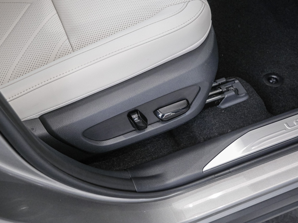 Fahrzeugansicht LEXUS NX 350h Executive - Bild 4