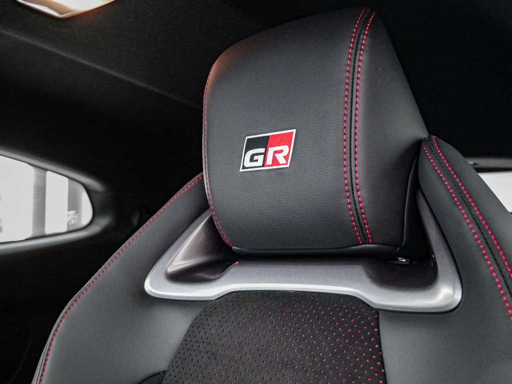 Fahrzeugansicht TOYOTA Yaris 1.6 GR Performance - Bild 7