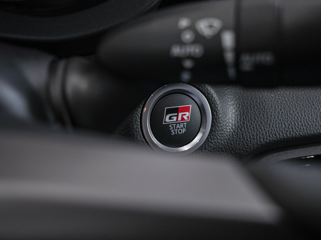 Fahrzeugansicht TOYOTA Yaris 1.6 GR Performance - Bild 21