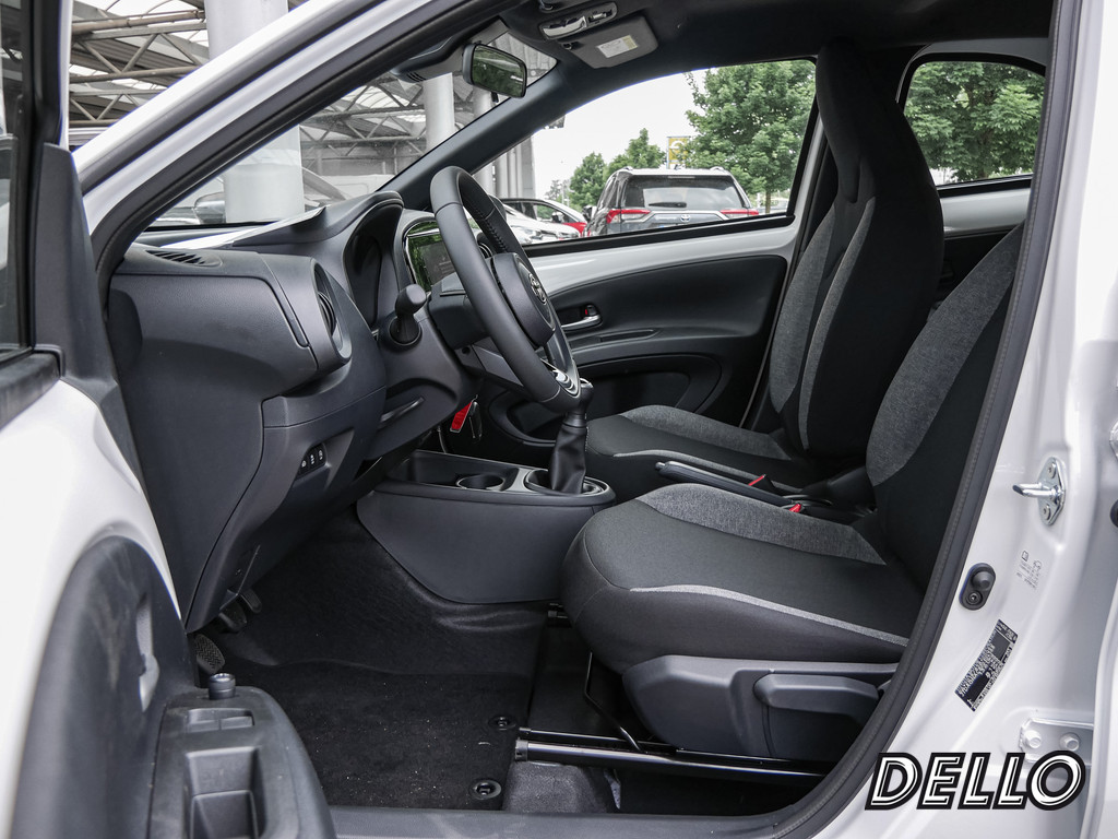 Fahrzeugansicht TOYOTA Aygo X 1.0 Play - Bild 2