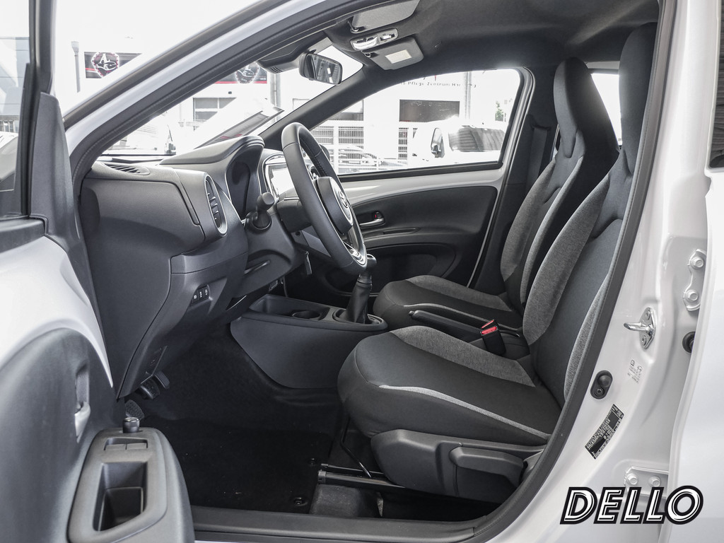 Fahrzeugansicht TOYOTA Aygo X 1.0 Play - Bild 3