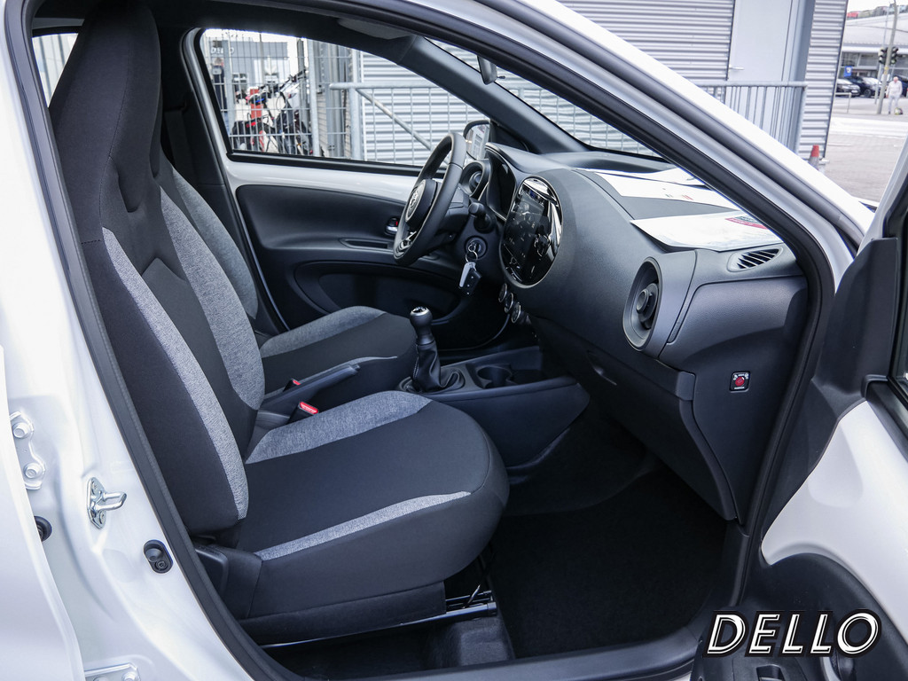 Fahrzeugansicht TOYOTA Aygo X 1.0 Business Edition - Bild 3