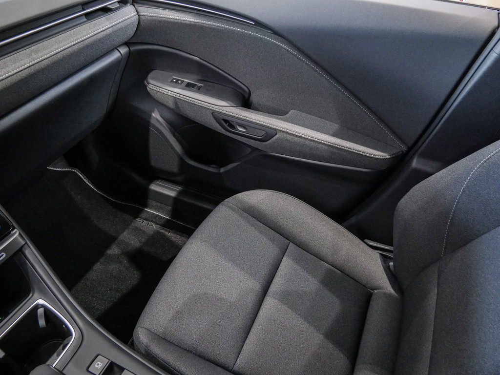 Fahrzeugansicht LEXUS LBX Base Komfort - Bild 17