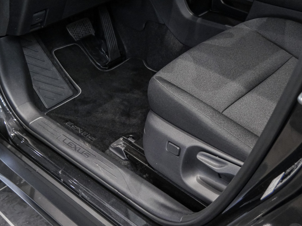 Fahrzeugansicht LEXUS LBX Base Komfort - Bild 27