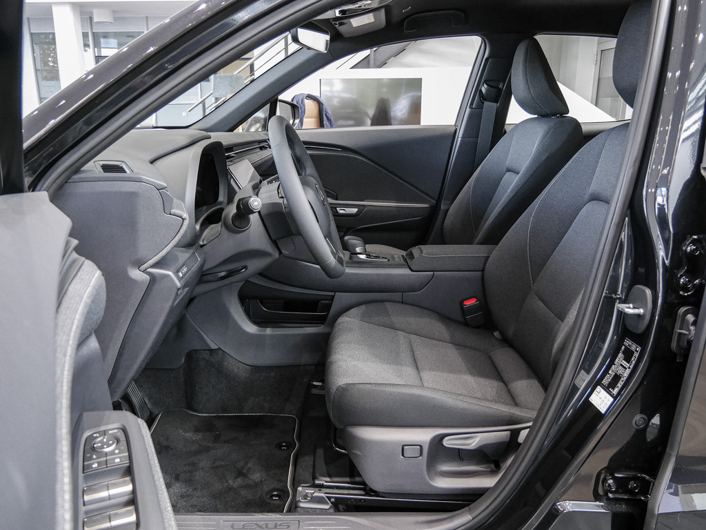 Fahrzeugansicht LEXUS LBX Base Komfort - Bild 33