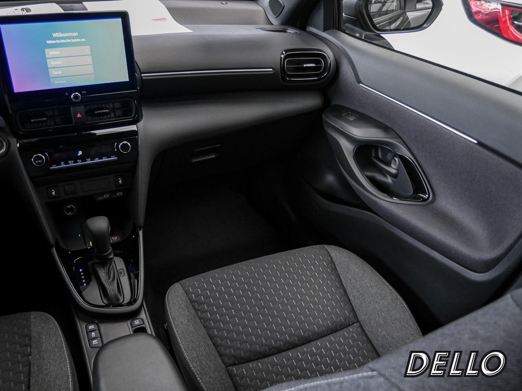 Fahrzeugansicht TOYOTA Yaris Cross Hybrid Teamplayer - Bild 9