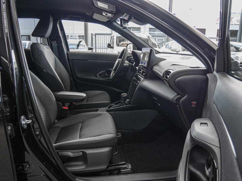 Fahrzeugansicht TOYOTA Yaris Cross 1.5 Hybrid FWD Teamplayer - Bild 6