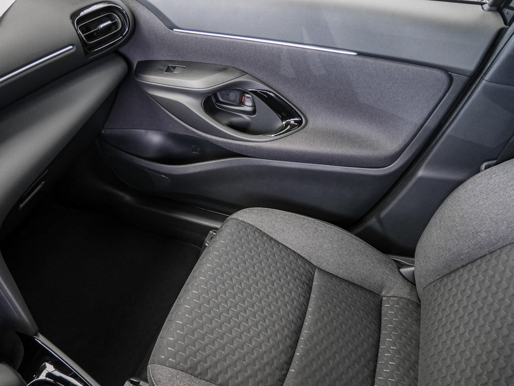 Fahrzeugansicht TOYOTA Yaris Cross 1.5 Hybrid FWD Teamplayer - Bild 24