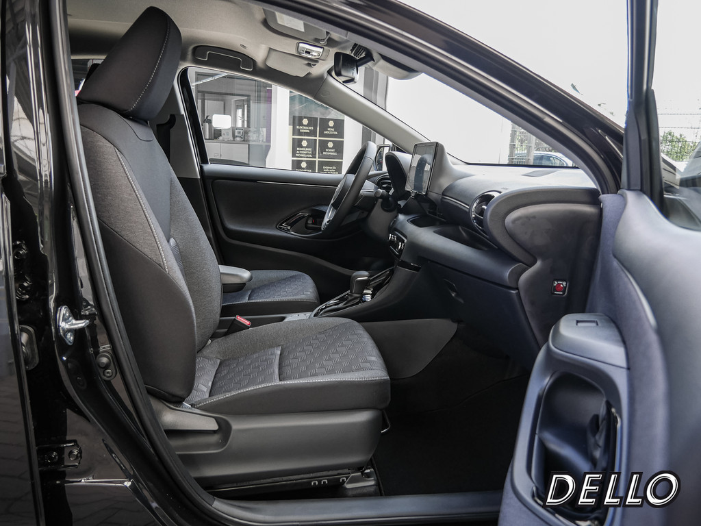 Fahrzeugansicht TOYOTA Yaris 1.5 Hybrid Teamplayer - Bild 5