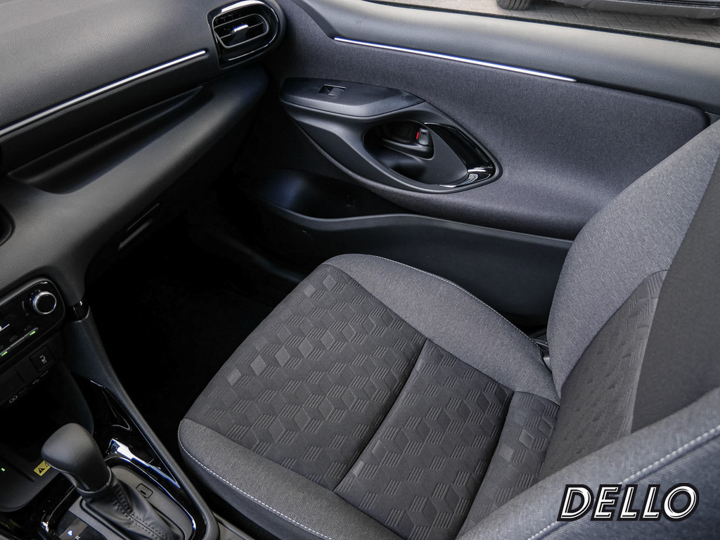 Fahrzeugansicht TOYOTA Yaris 1.5 Hybrid Teamplayer - Bild 21