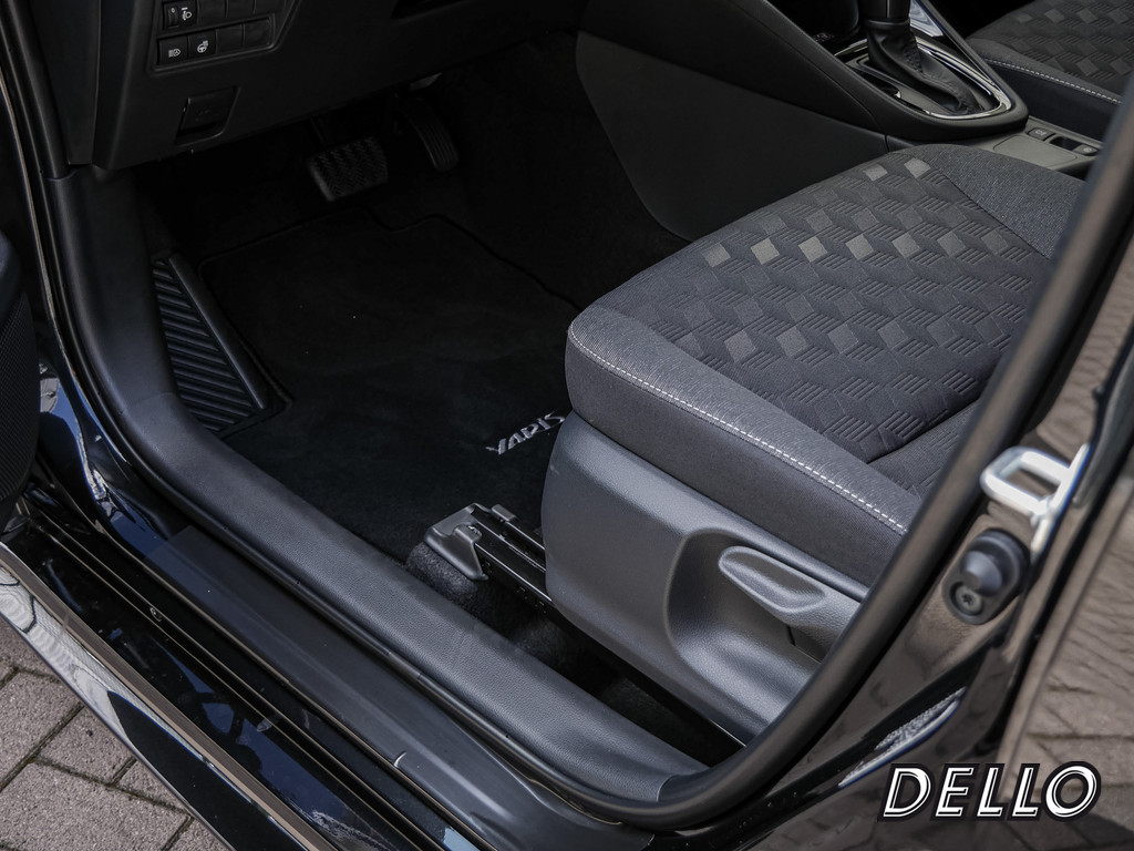 Fahrzeugansicht TOYOTA Yaris 1.5 Hybrid Teamplayer - Bild 33