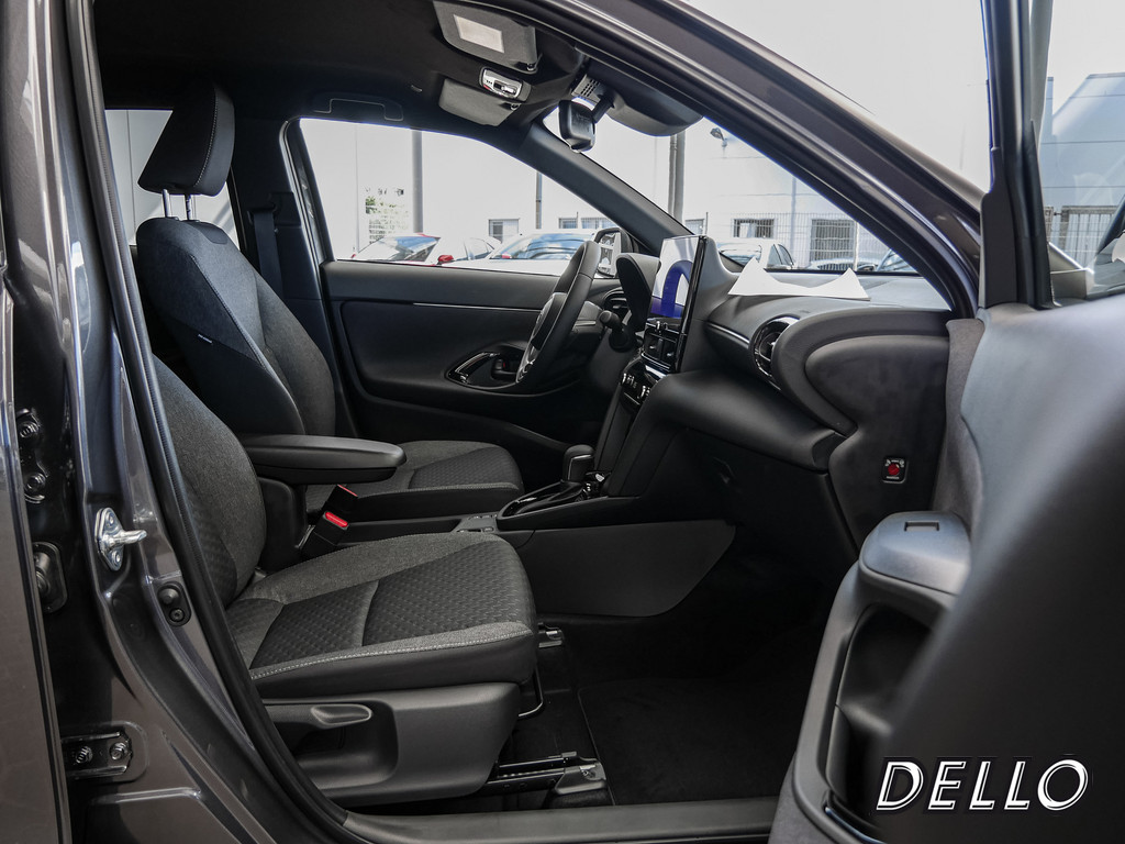 Fahrzeugansicht TOYOTA Yaris Cross 1.5 Hybrid FWD Teamplayer - Bild 6