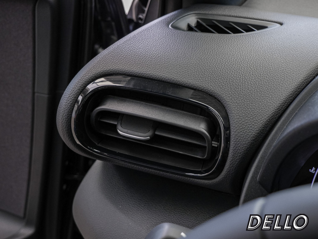 Fahrzeugansicht TOYOTA Yaris Cross 1.5 Hybrid FWD Teamplayer - Bild 33