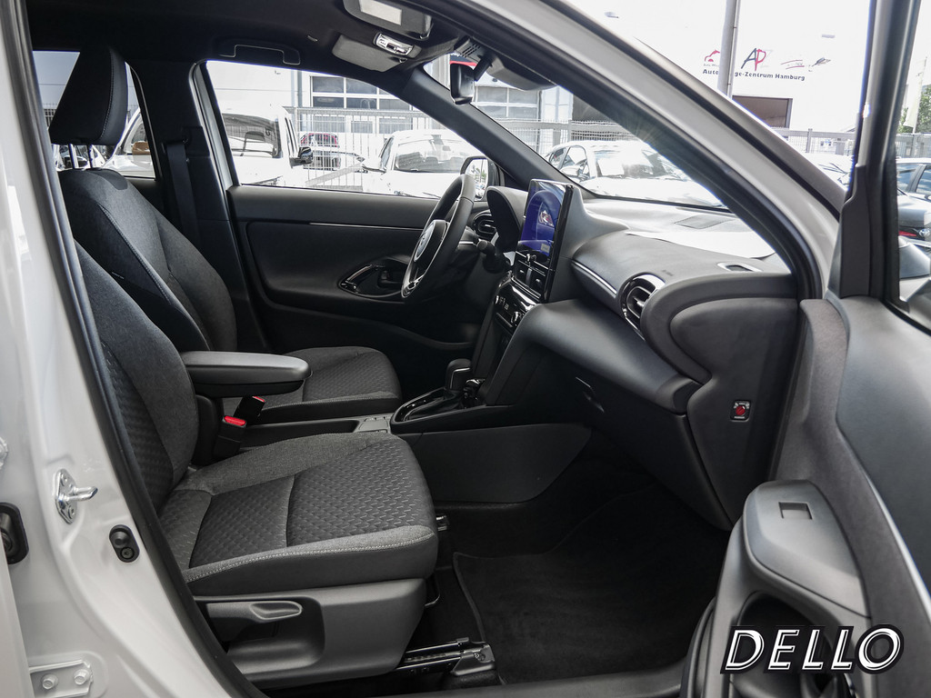 Fahrzeugansicht TOYOTA Yaris Cross 1.5 Hybrid FWD Teamplayer - Bild 6