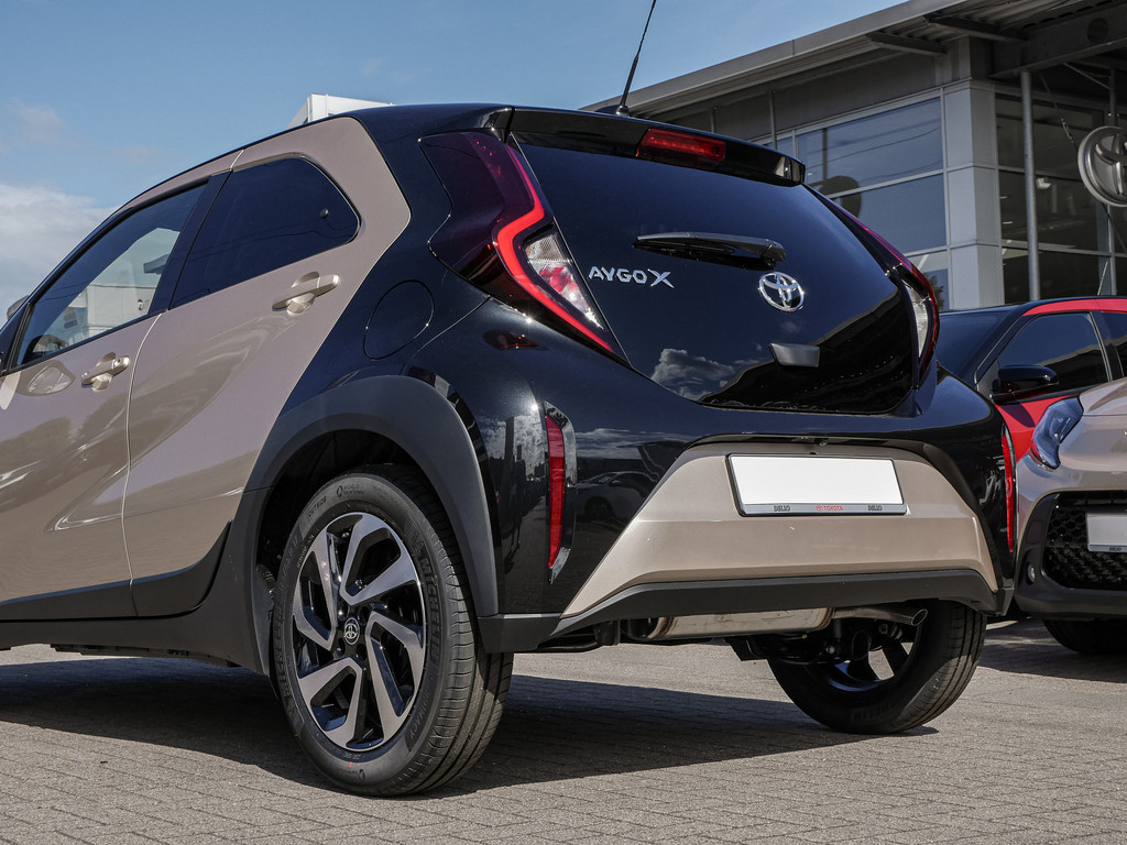 Fahrzeugansicht TOYOTA Aygo X 1.0 Teamplayer - Bild 37