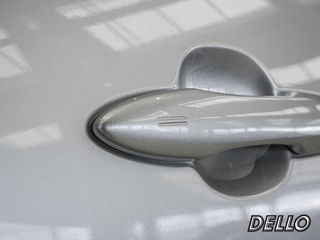 Fahrzeugansicht TOYOTA Yaris 1.5 Hybrid Teamplayer - Bild 2