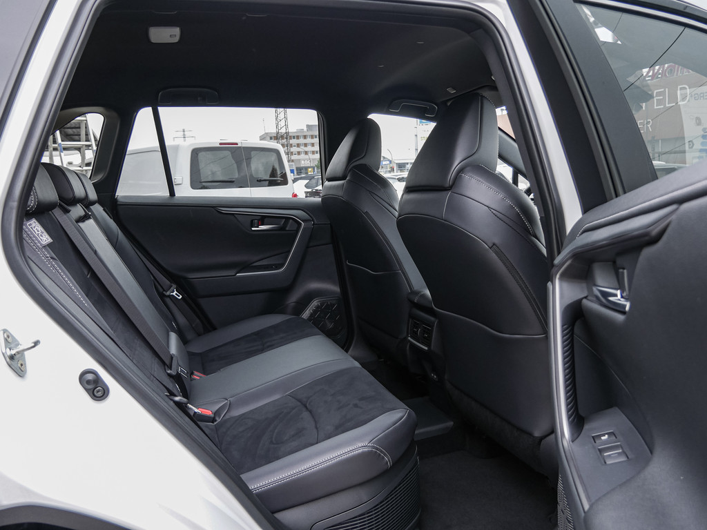 Fahrzeugansicht TOYOTA RAV4 2.5 Plug-in Hybrid 4x4 - Bild 6