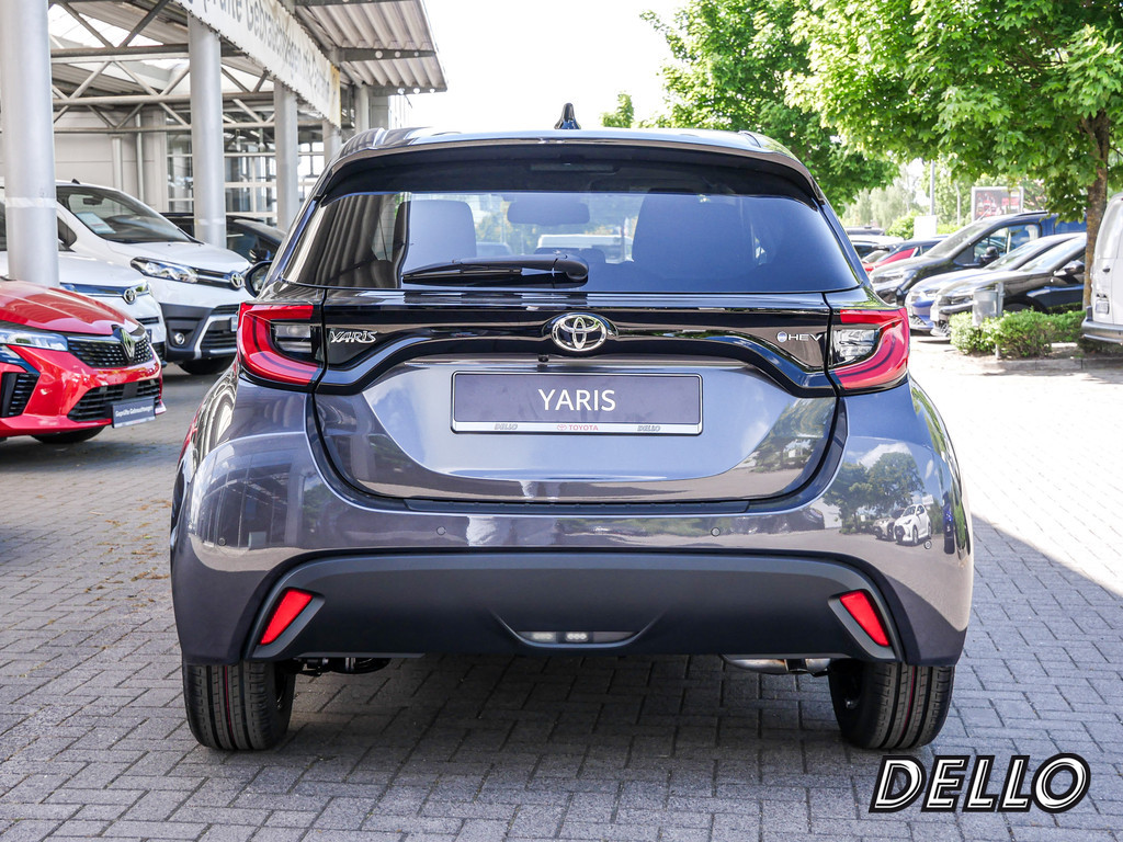 Fahrzeugansicht TOYOTA Yaris 1.5 Hybrid Teamplayer - Bild 35
