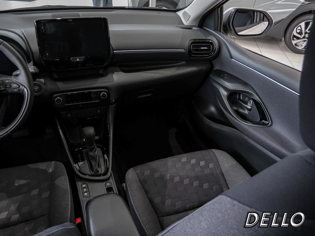 Fahrzeugansicht TOYOTA Yaris 1.5 Hybrid Teamplayer inkl.WKR +Safety+Comfortpaket - Bild 6