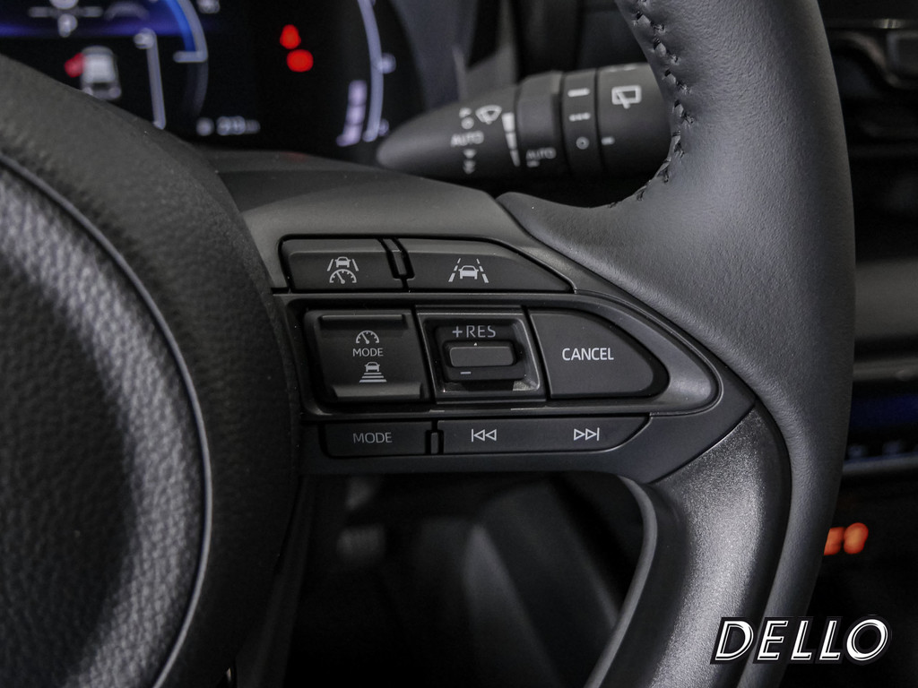 Fahrzeugansicht TOYOTA Yaris 1.5 Hybrid Teamplayer inkl.WKR +Safety+Comfortpaket - Bild 25