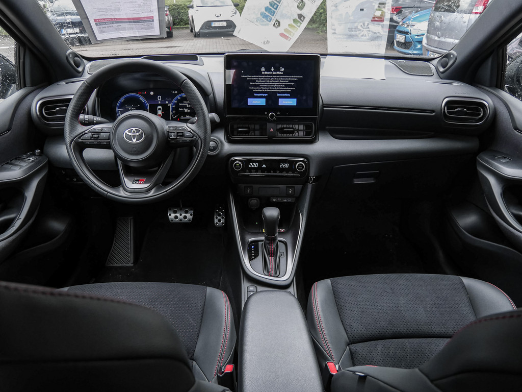 Fahrzeugansicht TOYOTA Yaris 1.5 Hybrid GR Sport - Bild 7