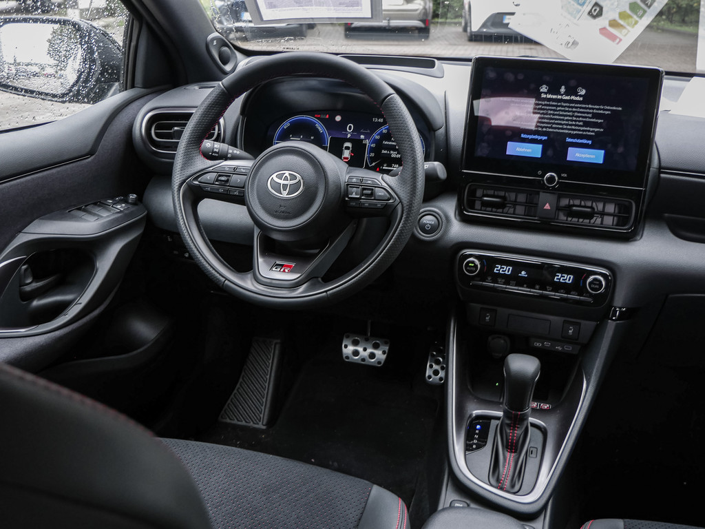 Fahrzeugansicht TOYOTA Yaris 1.5 Hybrid GR Sport - Bild 8