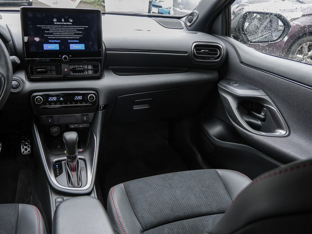 Fahrzeugansicht TOYOTA Yaris 1.5 Hybrid GR Sport - Bild 9