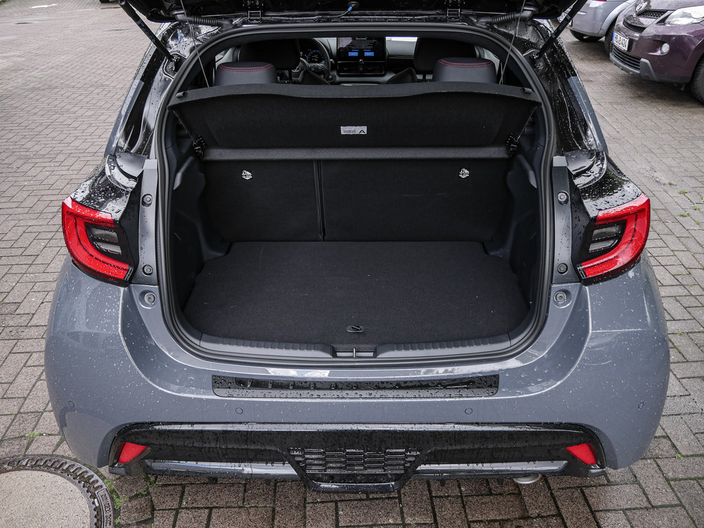 Fahrzeugansicht TOYOTA Yaris 1.5 Hybrid GR Sport - Bild 11