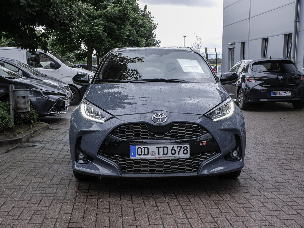 Fahrzeugansicht TOYOTA Yaris 1.5 Hybrid GR Sport - Bild 12