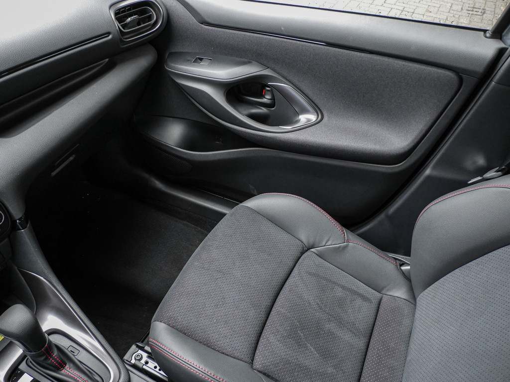 Fahrzeugansicht TOYOTA Yaris 1.5 Hybrid GR Sport - Bild 22