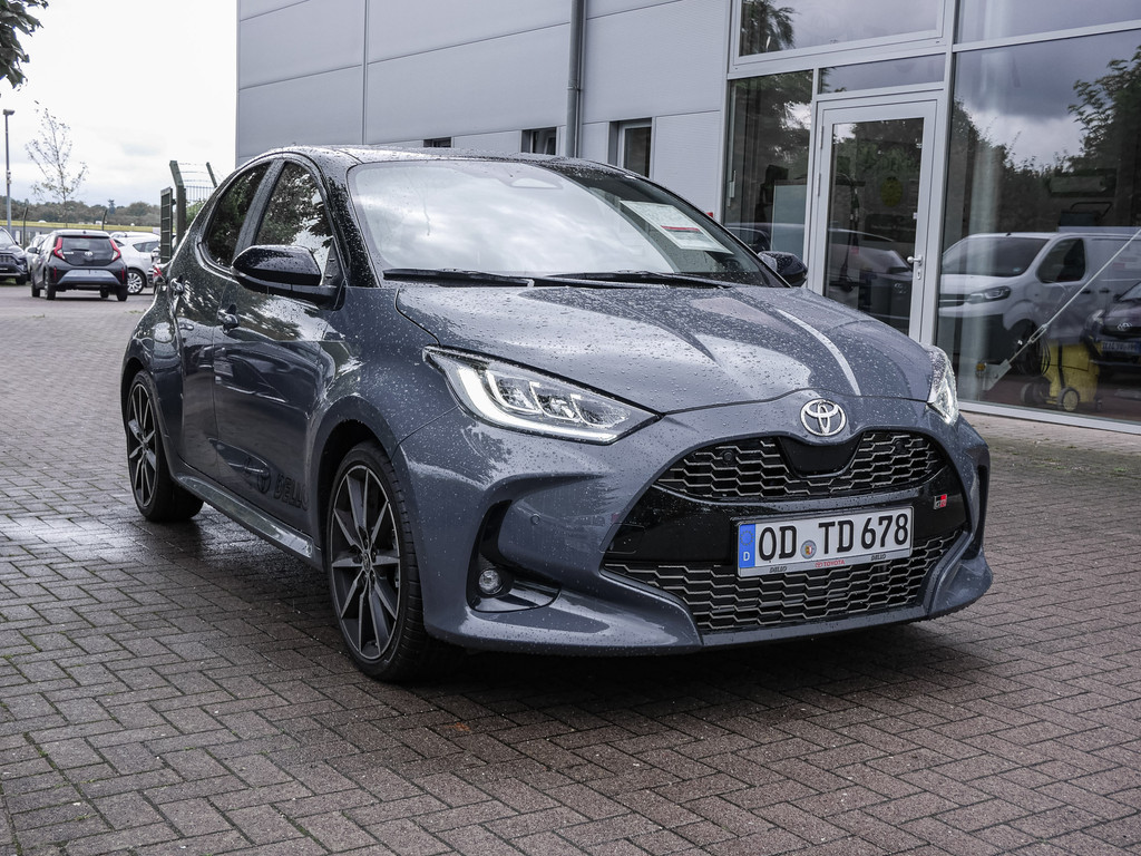 Fahrzeugansicht TOYOTA Yaris 1.5 Hybrid GR Sport - Bild 23