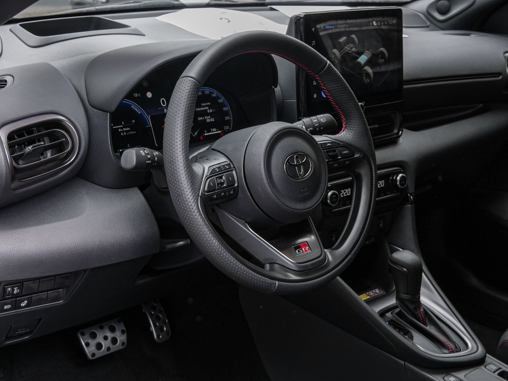 Fahrzeugansicht TOYOTA Yaris 1.5 Hybrid GR Sport - Bild 36