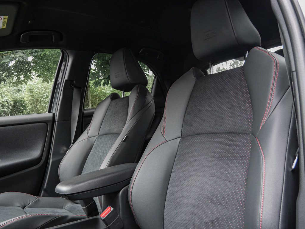 Fahrzeugansicht TOYOTA Yaris 1.5 Hybrid GR Sport - Bild 37