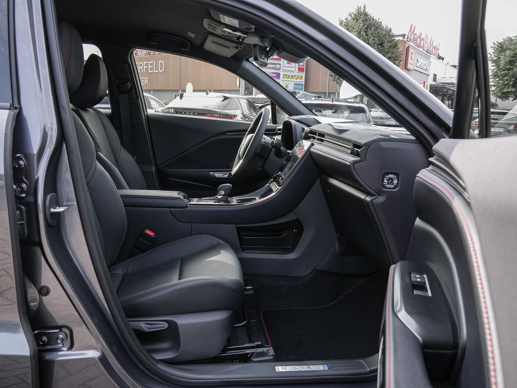 Fahrzeugansicht LEXUS LBX Emotion Safe & Sound - Bild 5