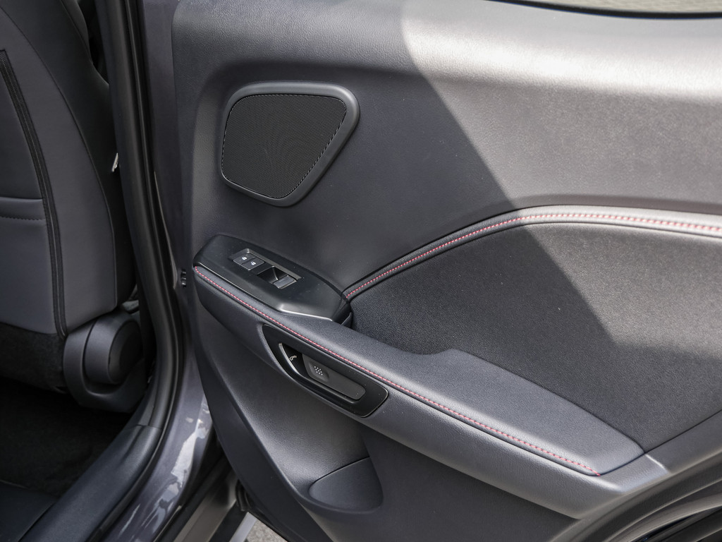 Fahrzeugansicht LEXUS LBX Emotion Safe & Sound - Bild 10