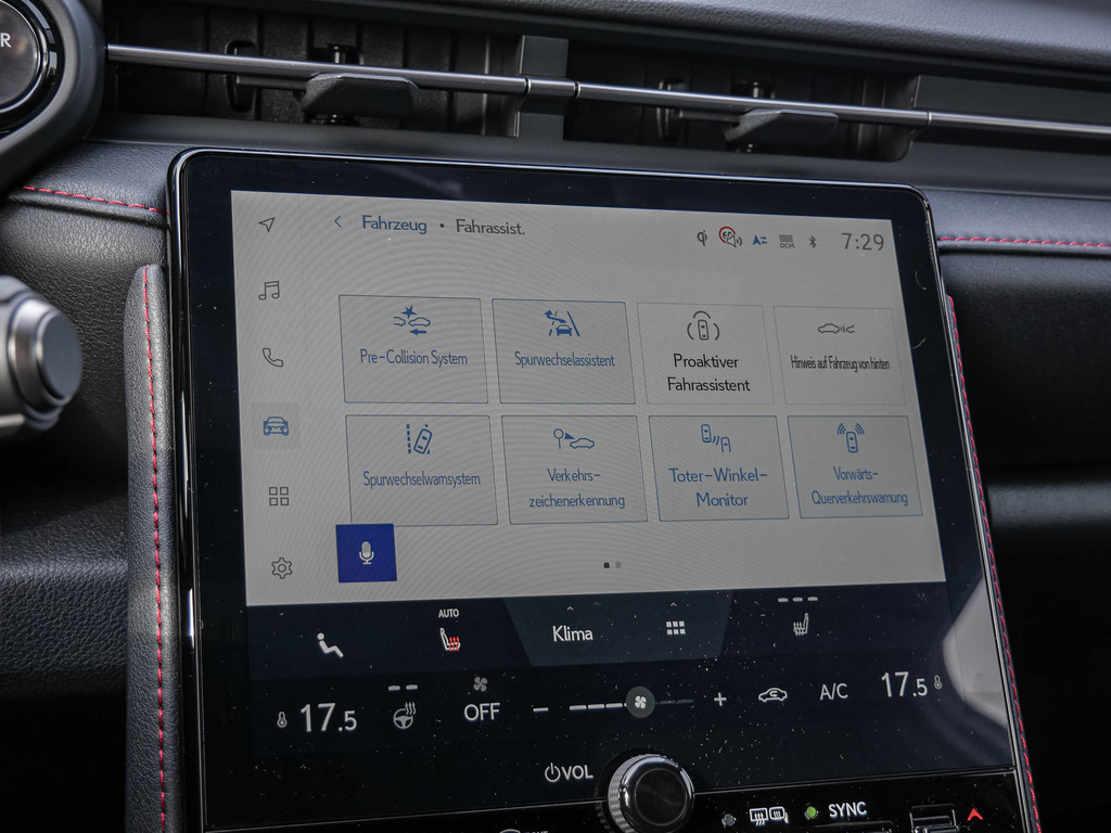Fahrzeugansicht LEXUS LBX Emotion Safe & Sound - Bild 16