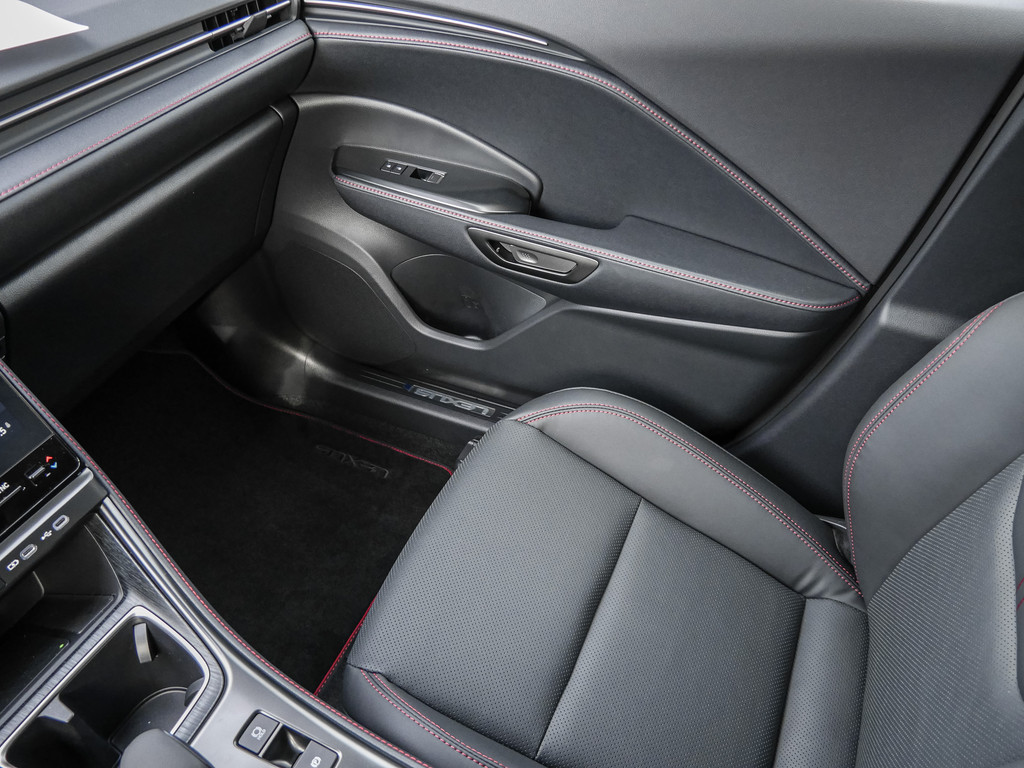 Fahrzeugansicht LEXUS LBX Emotion Safe & Sound - Bild 22