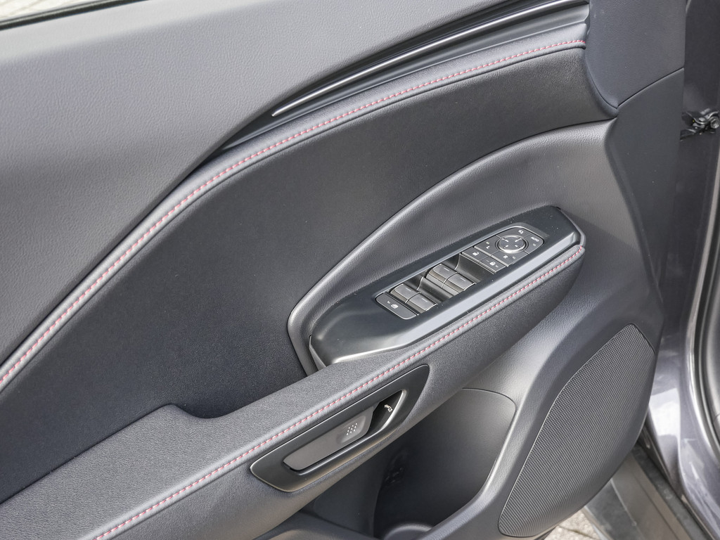 Fahrzeugansicht LEXUS LBX Emotion Safe & Sound - Bild 35