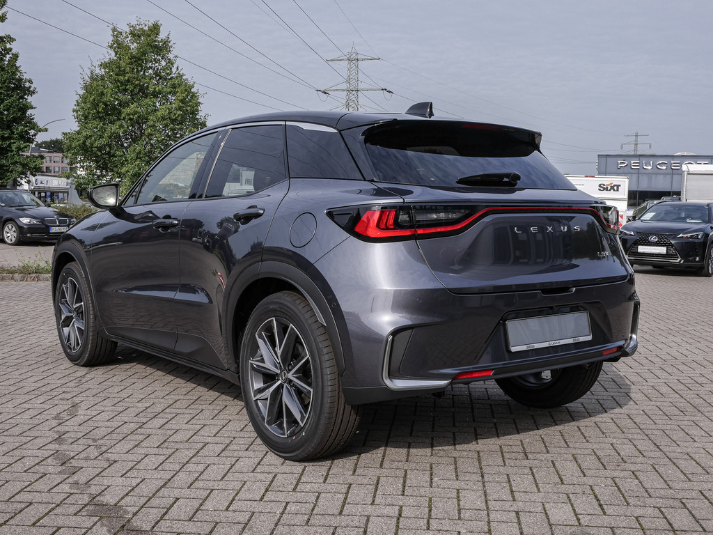 Fahrzeugansicht LEXUS LBX Emotion Safe & Sound - Bild 38