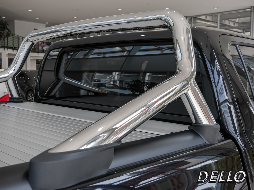 Fahrzeugansicht TOYOTA Hilux 2.8 Double Cab Invincible 4x4 - Bild 2