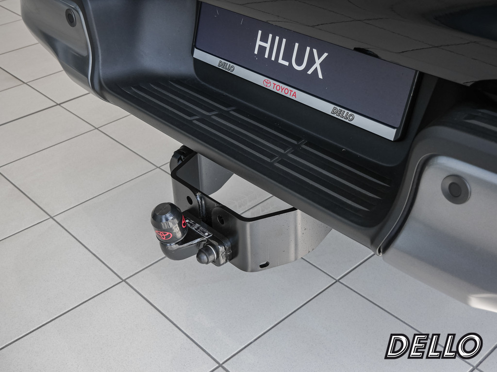 Fahrzeugansicht TOYOTA Hilux 2.8 Double Cab Invincible 4x4 - Bild 4