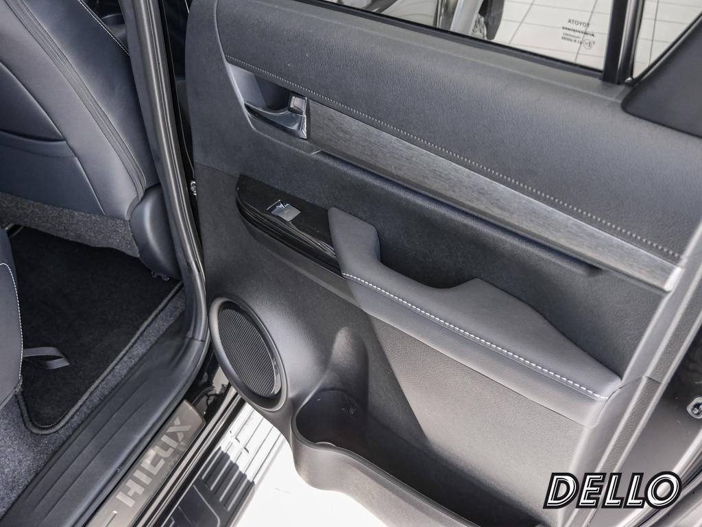 Fahrzeugansicht TOYOTA Hilux 2.8 Double Cab Invincible 4x4 - Bild 13