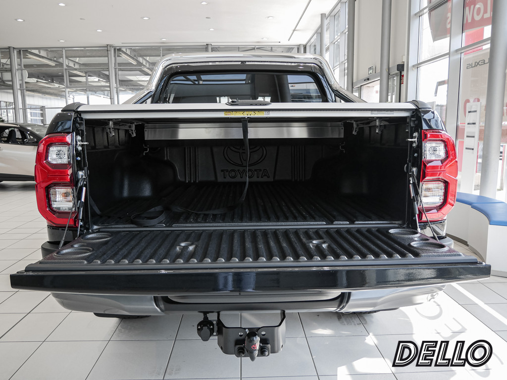 Fahrzeugansicht TOYOTA Hilux 2.8 Double Cab Invincible 4x4 - Bild 14