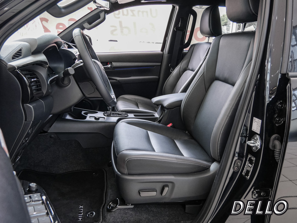 Fahrzeugansicht TOYOTA Hilux 2.8 Double Cab Invincible 4x4 - Bild 16